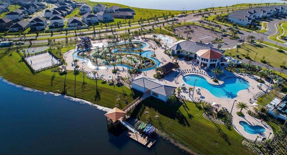 Amazing apartment in lux resort Storey Lake with great amenities 10 miles to Disney!